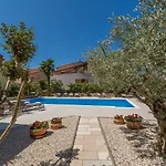 Διαμέρισμα Charmantes Nur 800 Meter Zum Mit Pool, Grillbereich, Waschmaschine