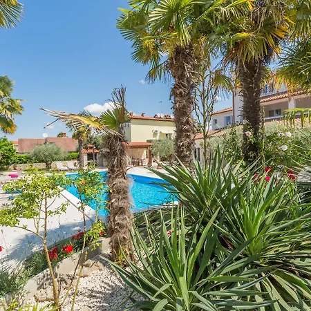 Charmantes Nur 800 Meter Zum Mit Pool, Grillbereich, Waschmaschine Apartmán *