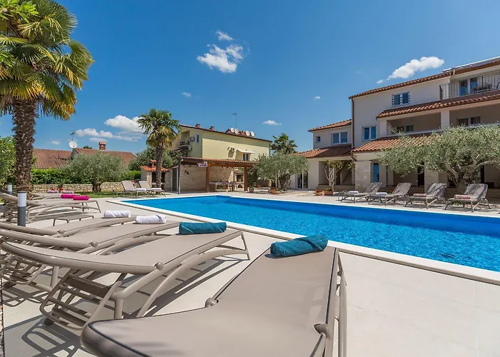 Апартаменты Charmantes Nur 800 Meter Zum Mit Pool, Grillbereich, Waschmaschine