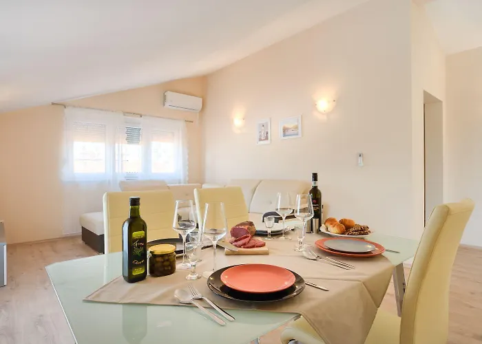 Charmantes Nur 800 Meter Zum Mit Pool, Grillbereich, Waschmaschine Apartmán Poreč