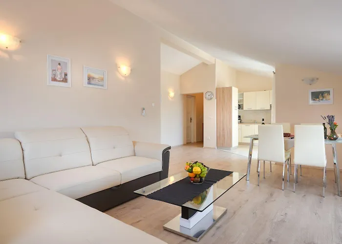Charmantes Nur 800 Meter Zum Mit Pool, Grillbereich, Waschmaschine Apartmán