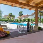 Charmantes Nur 800 Meter Zum Mit Pool, Grillbereich, Waschmaschine Apartman *