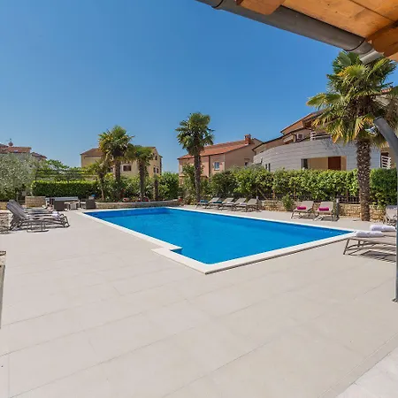 Διαμέρισμα Charmantes Nur 800 Meter Zum Mit Pool, Grillbereich, Waschmaschine *