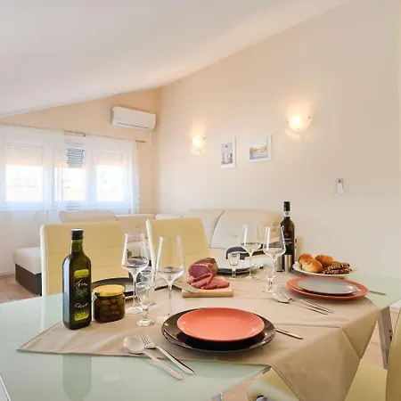 Charmantes Nur 800 Meter Zum Mit Pool, Grillbereich, Waschmaschine Διαμέρισμα Πόρετς