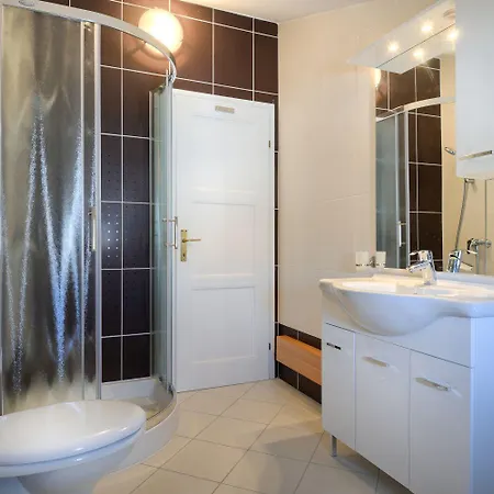 Charmantes Nur 800 Meter Zum Mit Pool, Grillbereich, Waschmaschine Apartament *