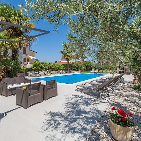 Διαμέρισμα Charmantes Nur 800 Meter Zum Mit Pool, Grillbereich, Waschmaschine *