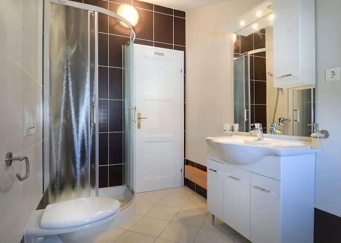 Charmantes Nur 800 Meter Zum Mit Pool, Grillbereich, Waschmaschine Apartment *