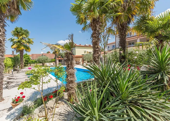 Charmantes Nur 800 Meter Zum Mit Pool, Grillbereich, Waschmaschine Apartman *