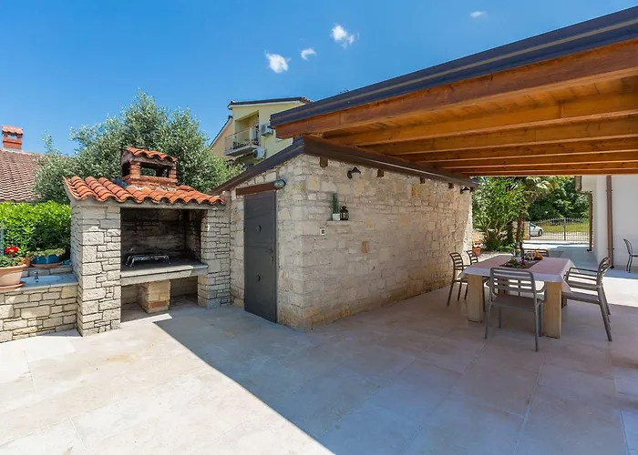 Charmantes Nur 800 Meter Zum Mit Pool, Grillbereich, Waschmaschine Apartman Poreč